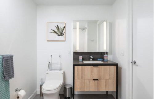 Central 2BR Condo in Downtown Boston & T-Station - Foto 37