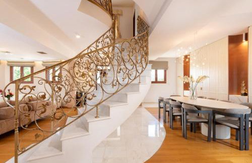 Newly Renovated Villa 4 Seasons with BBQ, private pool, ping pong and football table - Foto 32