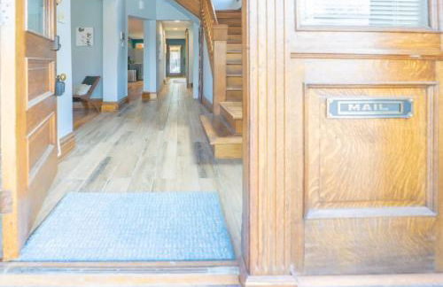 Elegant Shaw 5BR with Comfort in Mind ABODEbucks - Photo 3