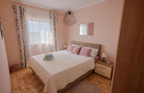 Kuća za odmor M&J s grijanim bazenom - Photo 30