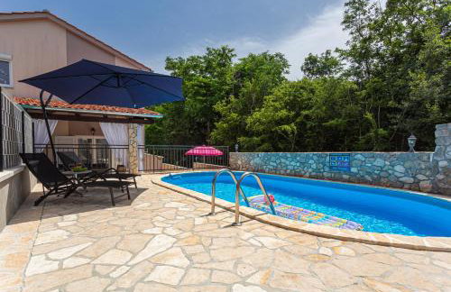 Apartment With A Private Swimming Pool, Garden & BBQ - Foto 2