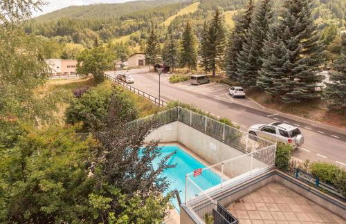 Appartement lumineux 3 pièces proche télécabine et commerces avec piscine chauffée - FR-1-330F-34 - Photo 17