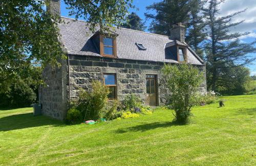 Cottage Farmhouse - Photo 1