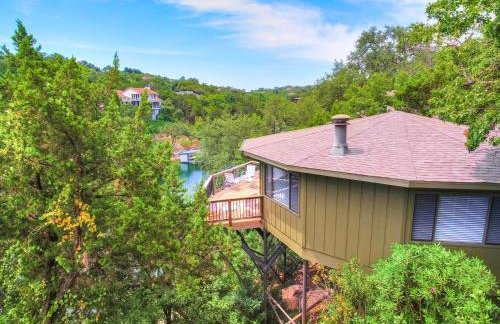 Lakefront Treehouse on Lake Travis Pool & Hot Tub - Foto 12