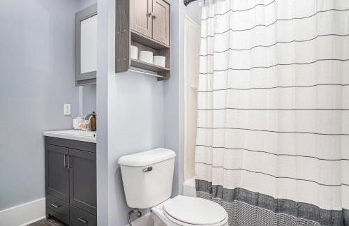 Completely Remodeled Walking Distance to Downtown Close to the Beach Downstairs Washer Dryer - Foto 21