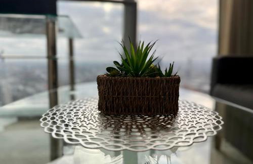 STUNNING!!! City-Center!! Retreat with Modern Amenities - Foto 15