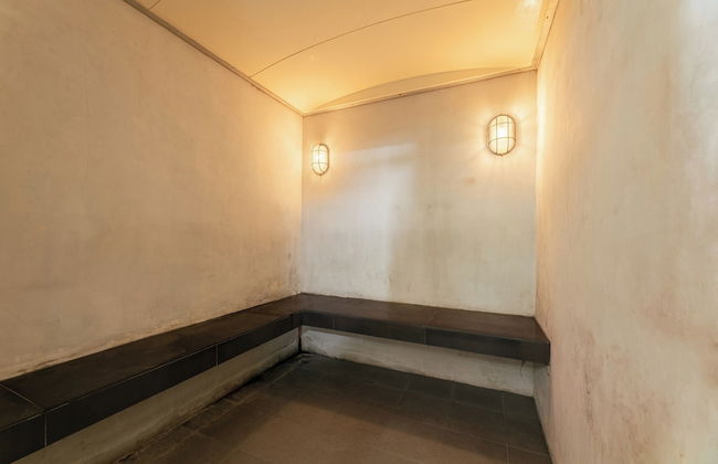 Beverly33 - Photo 18