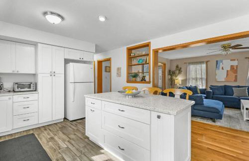 Charming Harwich Home—Relax Explore Cape Cod - Photo 15