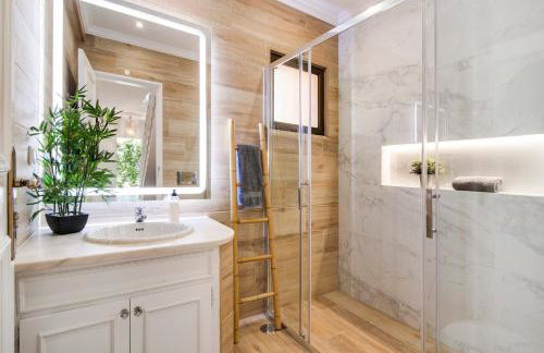 Sunshine House - Photo 2