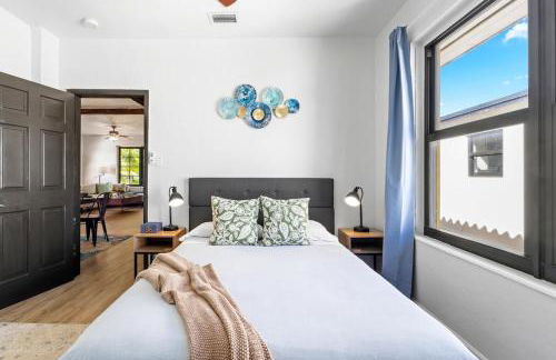 Cozy 2BR Next to Design District & Free Parking - Photo 25