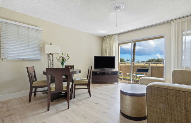 Plantation Hale Suites - Photo 17