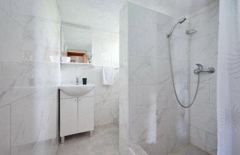 Gorgeous Home In Kutina - Foto 21