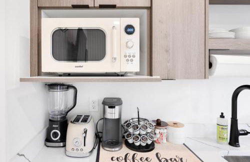 Brand New Eastlake Studio - SLU UW Shops & Eats - Foto 12