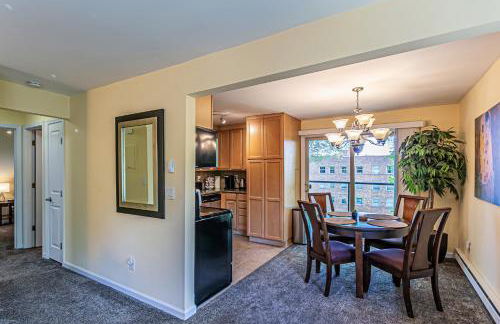 Water View, Best Area, 2 Bedrooms, WD, Jacuzzi Bath, New Carpet, Balcony, View, 825sf - Foto 4