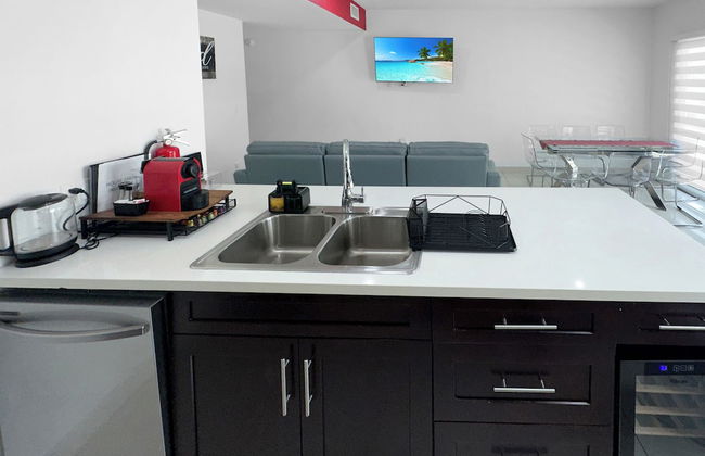 Experience Luna Sky! 65" TV Bar BBQ go FL Keys - Foto 11