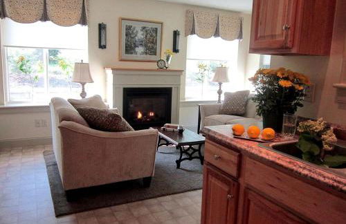 Historic Cottage with Country Charm Next to Creek in Carlisle, Pennsylvania - Foto 8