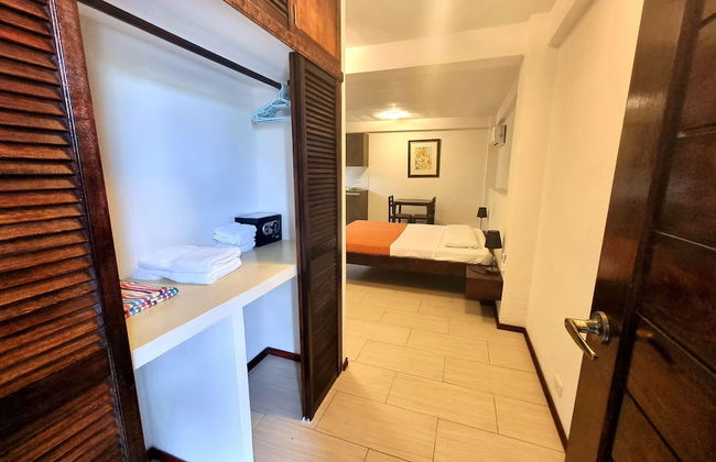 Day & Night Accommodations - Photo 3