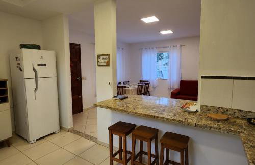 Casa confortável pertinho da praia com garagem e quintal - Foto 33