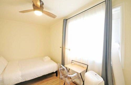 Cozy 2B1B Guest House with Private Entrance and Parking - Foto 17