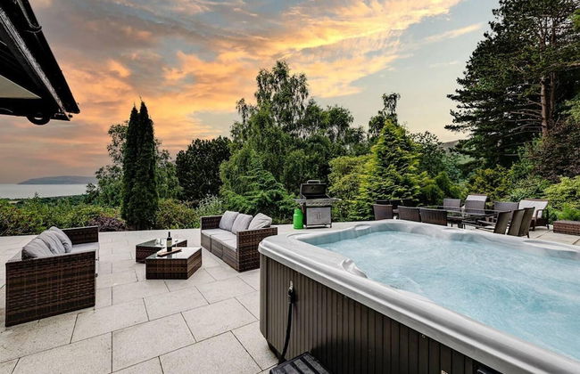 Delightful Holiday Home With sea Views and Hot Tub - Photo 31