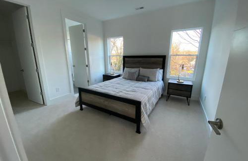 Entire Home Close to BOA Stadium & City - Foto 36