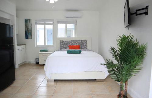 Singer Island Inn Studio/ Walk to the Beach - Foto 15