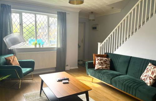 Restful Riverside Home - Foto 6