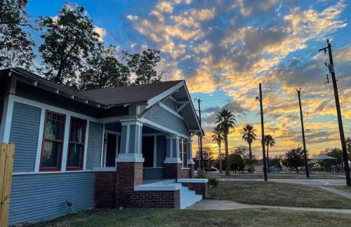 Pets OK • Backyard - 3 miles to River Walk & Alamo - Foto 9