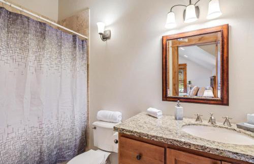 Cozy Spacious Mountain Home Close To Everything - Foto 27