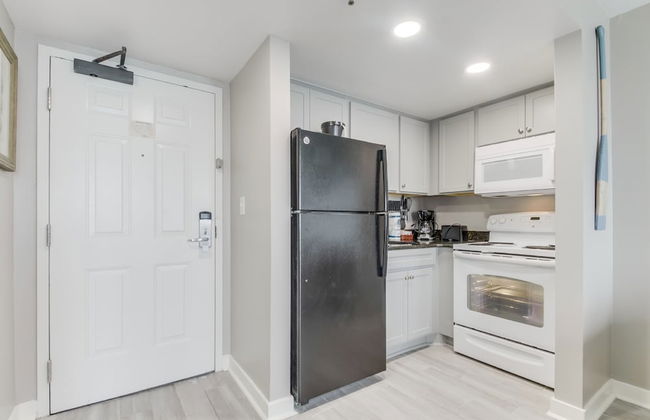 Ocean Front Condos at Patricia Grand - Foto 17