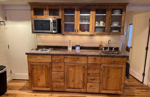 25-Bed, Amenity-Rich Estate in a Private Forest - Foto 62