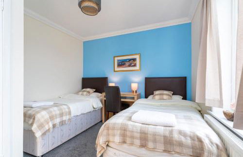 NEW Four Bedroom House - all rooms ensuite - Photo 28