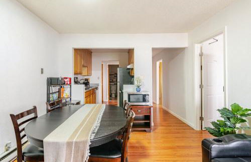 Cozy and Secure 3-Bedroom, 2-Bath Unit with 6 Beds and Beautiful Bay View - Foto 11
