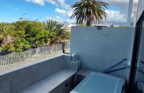 Tenerife South SUNNY Terrace with VIEW and BiG POOL AirCon DW - Foto 8