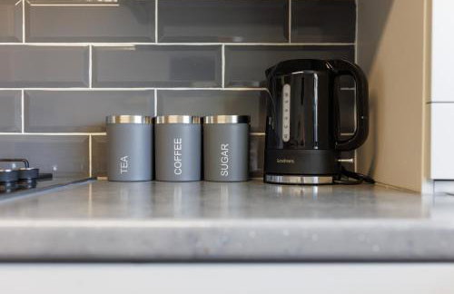 Flatzy - Sleeps 16 Near Football Ground & Ping Pong Table - Foto 30