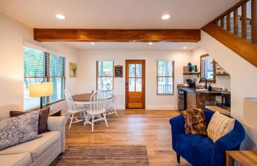 The Nuthatch Cabin 15 MIN to Magnolia Baylor - Photo 16