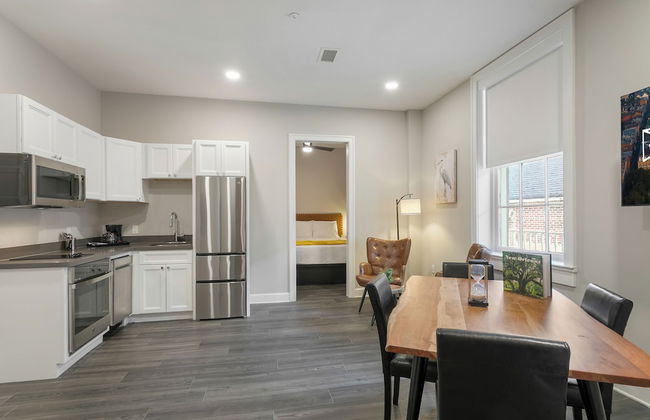 Bywater Suite Hotel - Photo 61