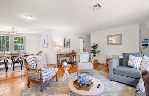 Newly Updated Home Close to Beaches - Foto 9