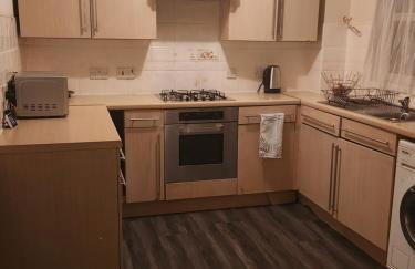 Captivating 3-Bed House in Kent - Photo 14