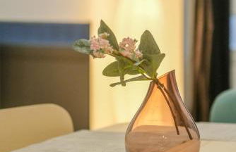 Apartment with Open-air Space - Photo 6