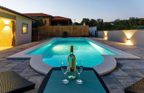 3 Bedroom Nice Home In Kapovci - Foto 14