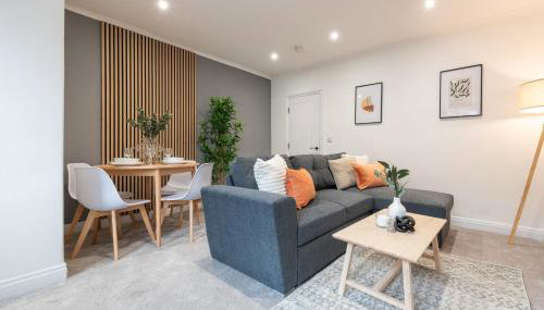 Spacious Modern 2BR - Parking - Workspace Area, Ideal for Contractors & Long Stays - NordStay - Foto 5