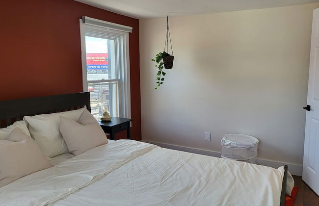 JstLikeHome - Old Ottawa - Photo 5