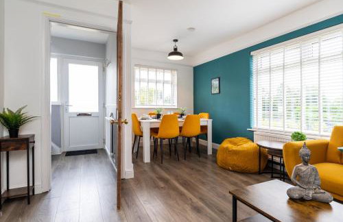 Whole 3 Bedroom House - 2 Free Parking - Photo 13