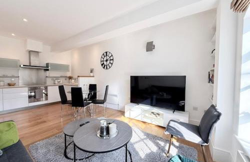 Modern 2 Bedroom Apartment in Kings Cross, London, N1 - Photo 10