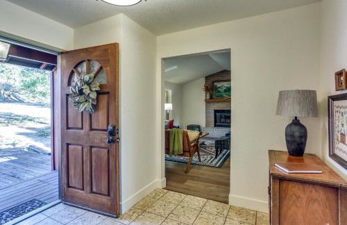 Pet-Friendly Escape w/ Game Room & Fire Pit! - Foto 6