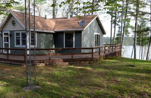 Quiet Lakeside Cabin Rental for Families just Outside of Minocqua, Wisconsin - Foto 1