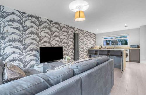 West Lothian 5 Beds + car space - Photo 21