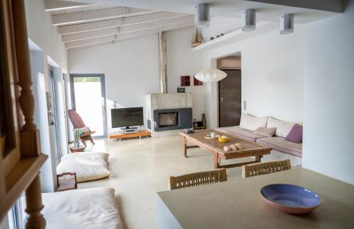 Beach Villa Next To The Waves! - Photo 4