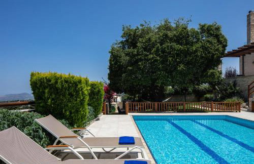 Villa Eleftherna - Majestic Evergreen Retreat with Scenic Views - Foto 8